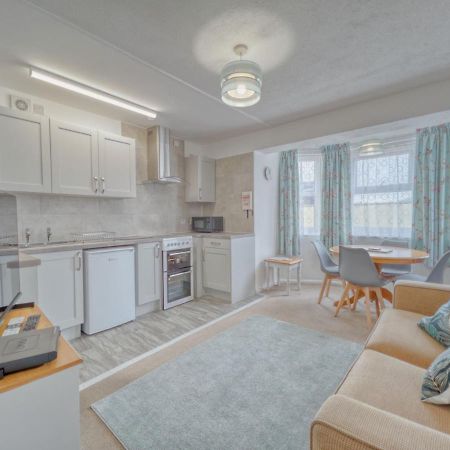Apartment 7 - 1 Bedroom Sea Front Location - Step Free Access From Rear - Free Parking Paignton Buitenkant foto